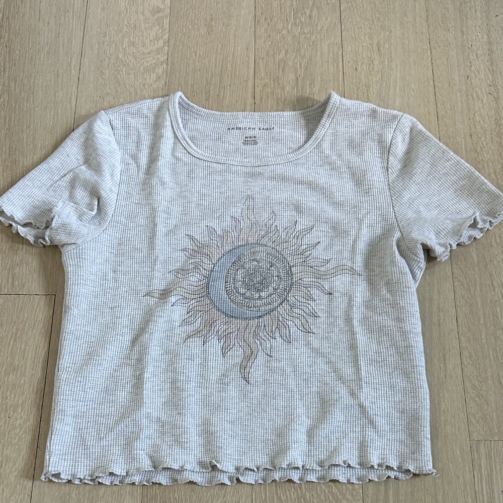 American Eagle Outfitters Gray Sun Graphic Tee